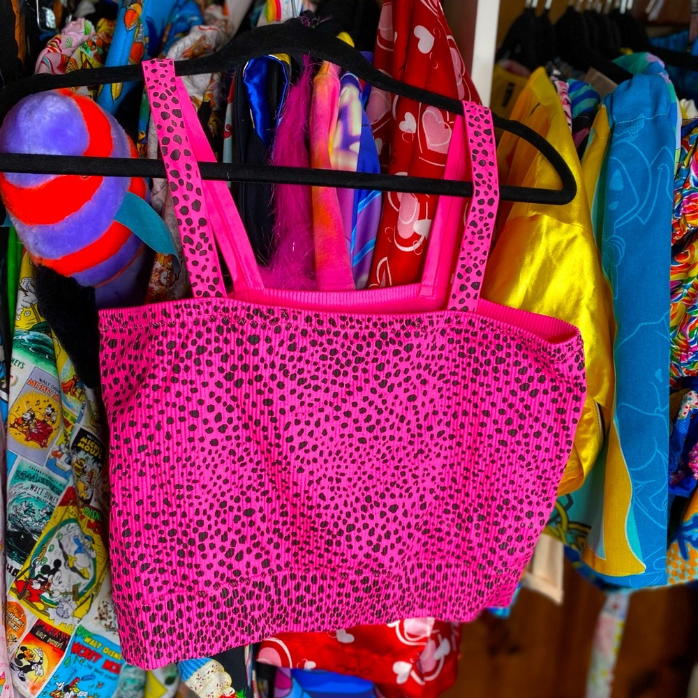 No boundaries hot pink and black crop top